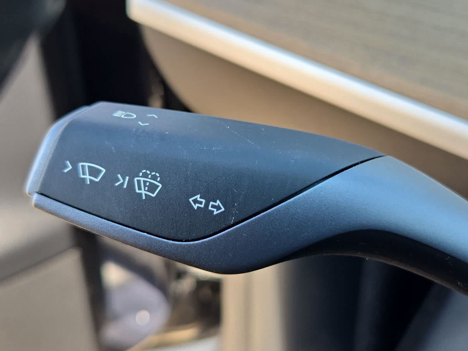 Used 2024 Tesla Model Y 2WD image 24