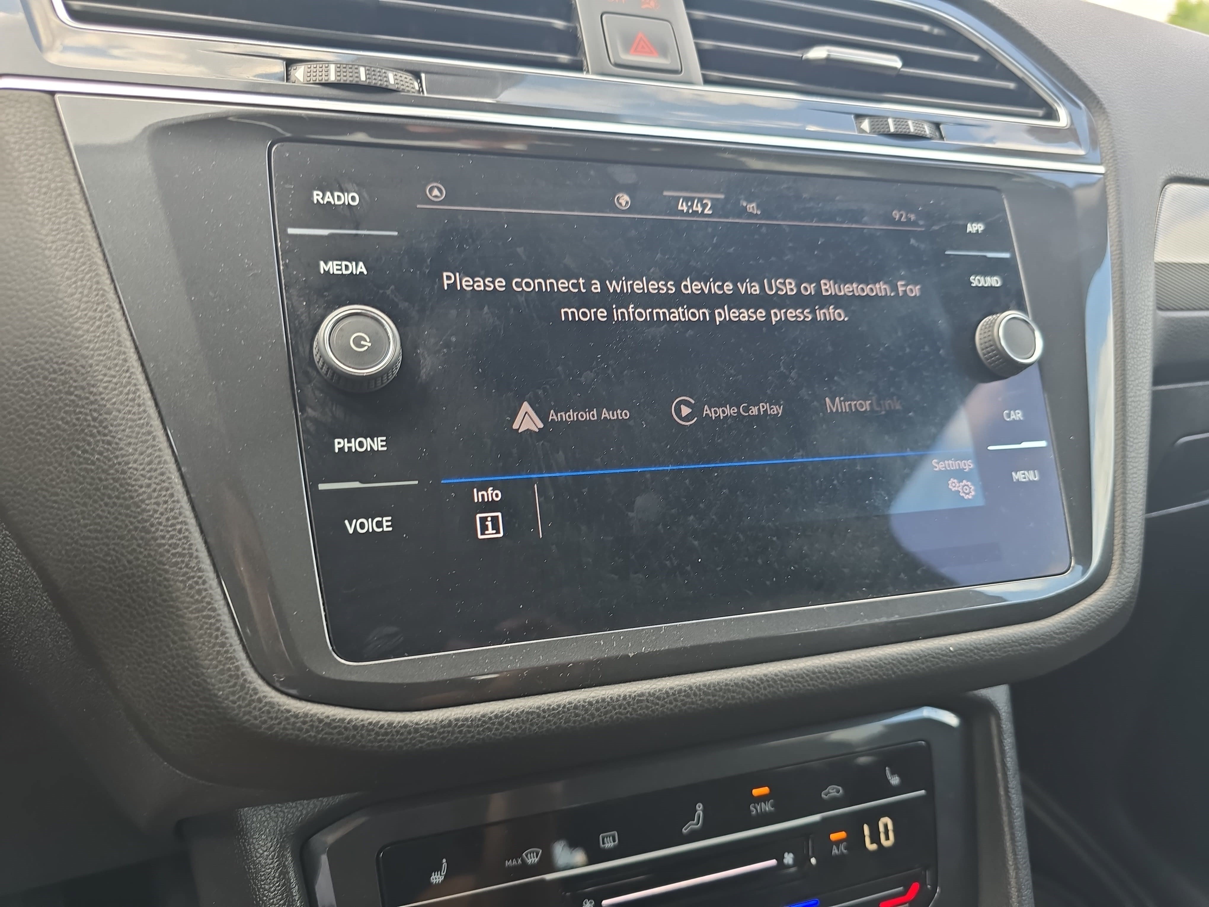 Used 2022 Volkswagen Tiguan SE FWD image 23