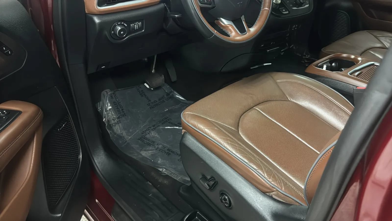 Used 2017 Chrysler Pacifica Limited FWD image 23