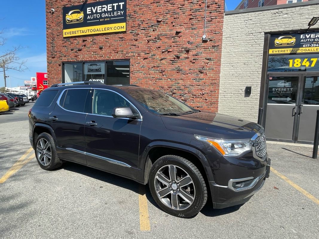 Used 2017 GMC Acadia Denali w/ Technology Package AWD/4WD image 1