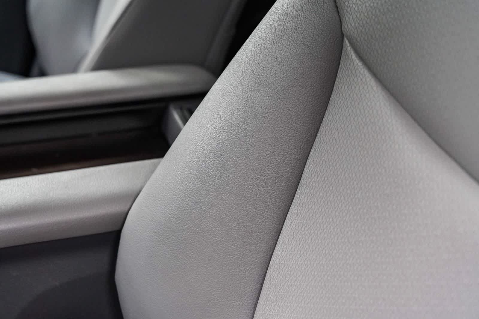 Used 2023 Toyota Sienna XLE FWD image 15