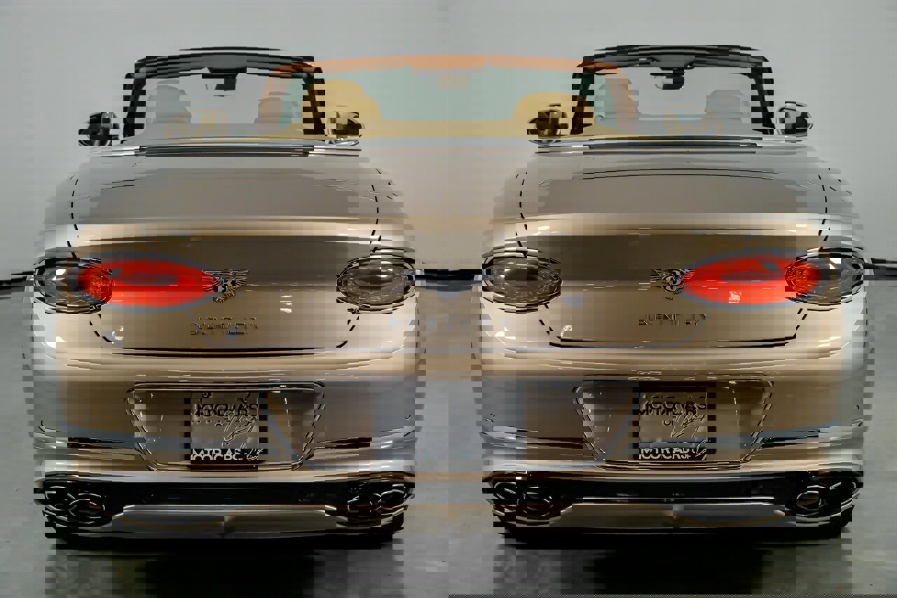 Used 2021 Bentley Continental GT image 11