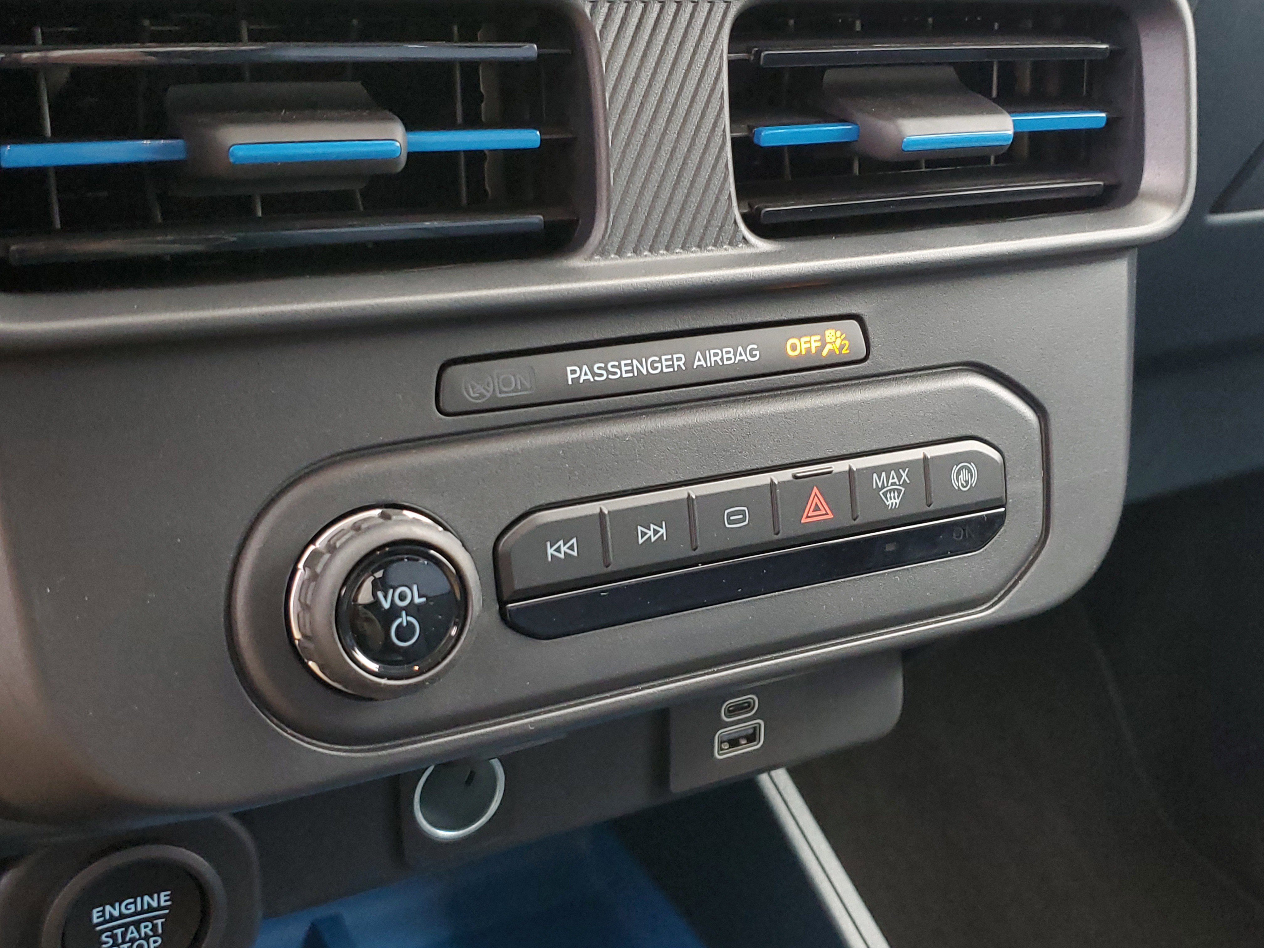 New 2025 Ford Maverick XLT w/ XLT Luxury Package image 25