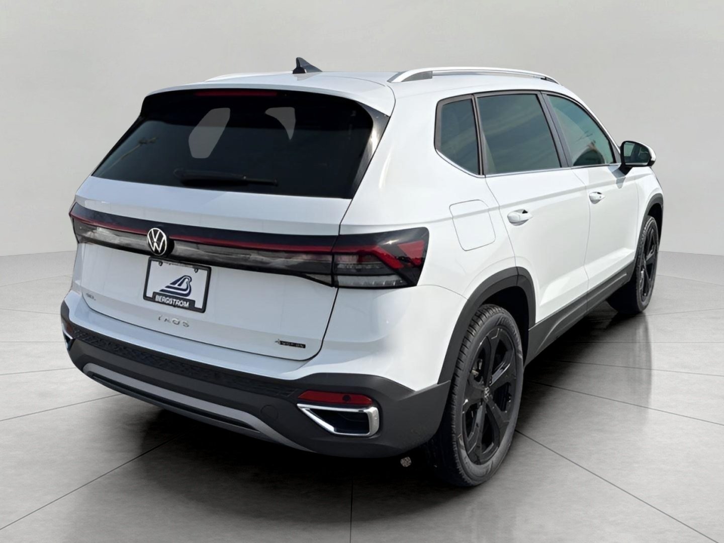 New 2026 Volkswagen Taos SEL AWD/4WD image 7