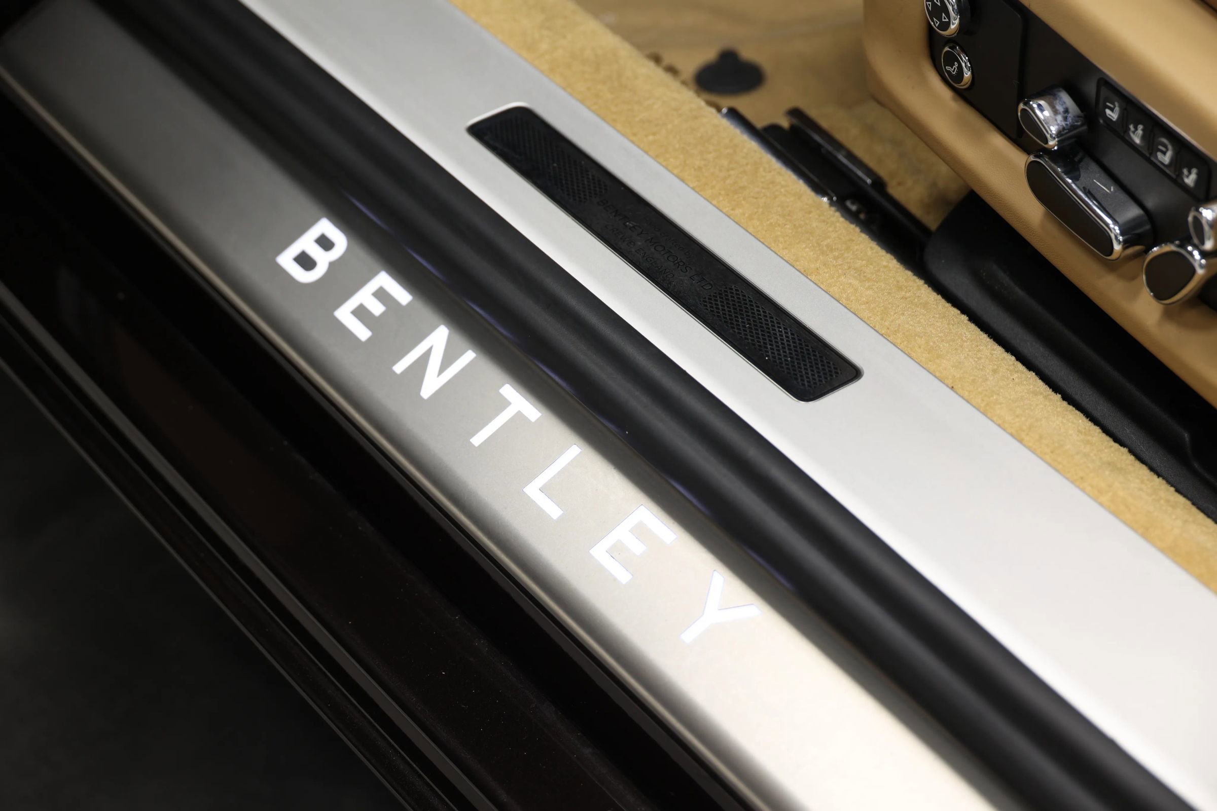 Used 2021 Bentley Continental GT image 19