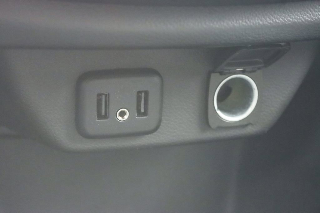 Used 2022 Chevrolet Traverse LT image 34