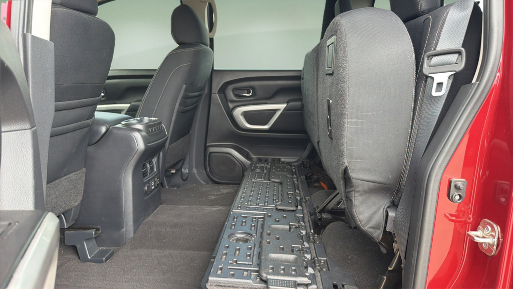 Used 2019 Nissan Titan SV w/ SV Convenience Package AWD/4WD image 17