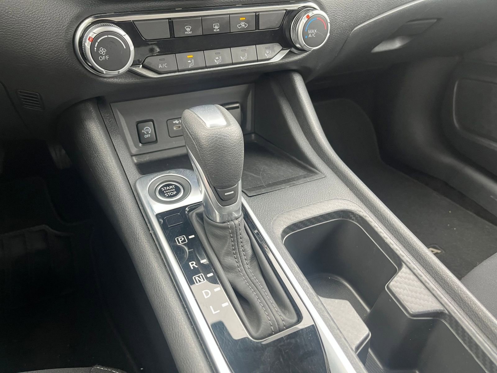 Used 2025 Nissan Sentra SV image 35