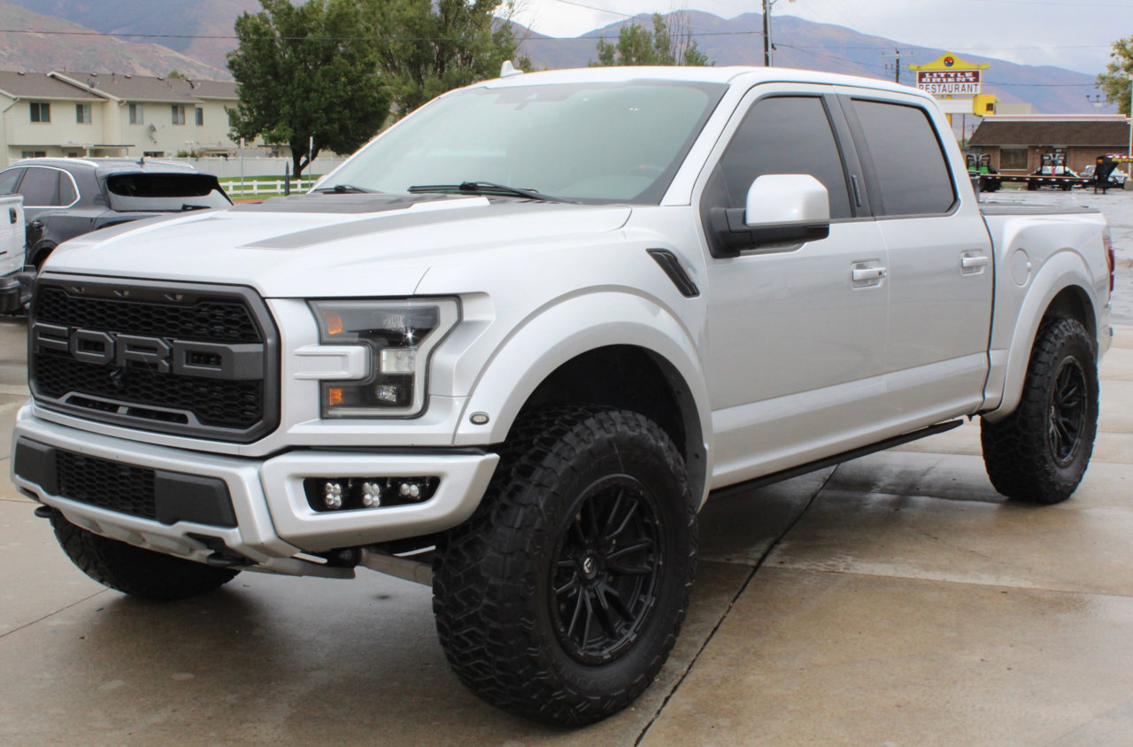 Used 2019 Ford F150 Raptor w/ Equipment Group 802A Luxury image 4