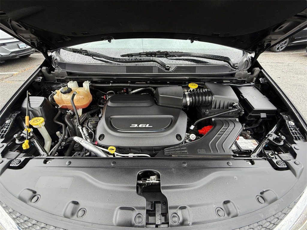 Used 2018 Chrysler Pacifica Touring-L image 27