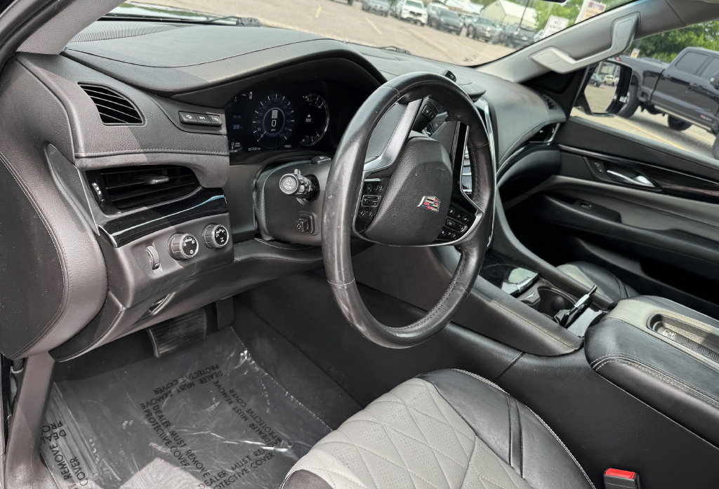 Used 2017 Cadillac Escalade ESV Premium Luxury AWD/4WD image 17