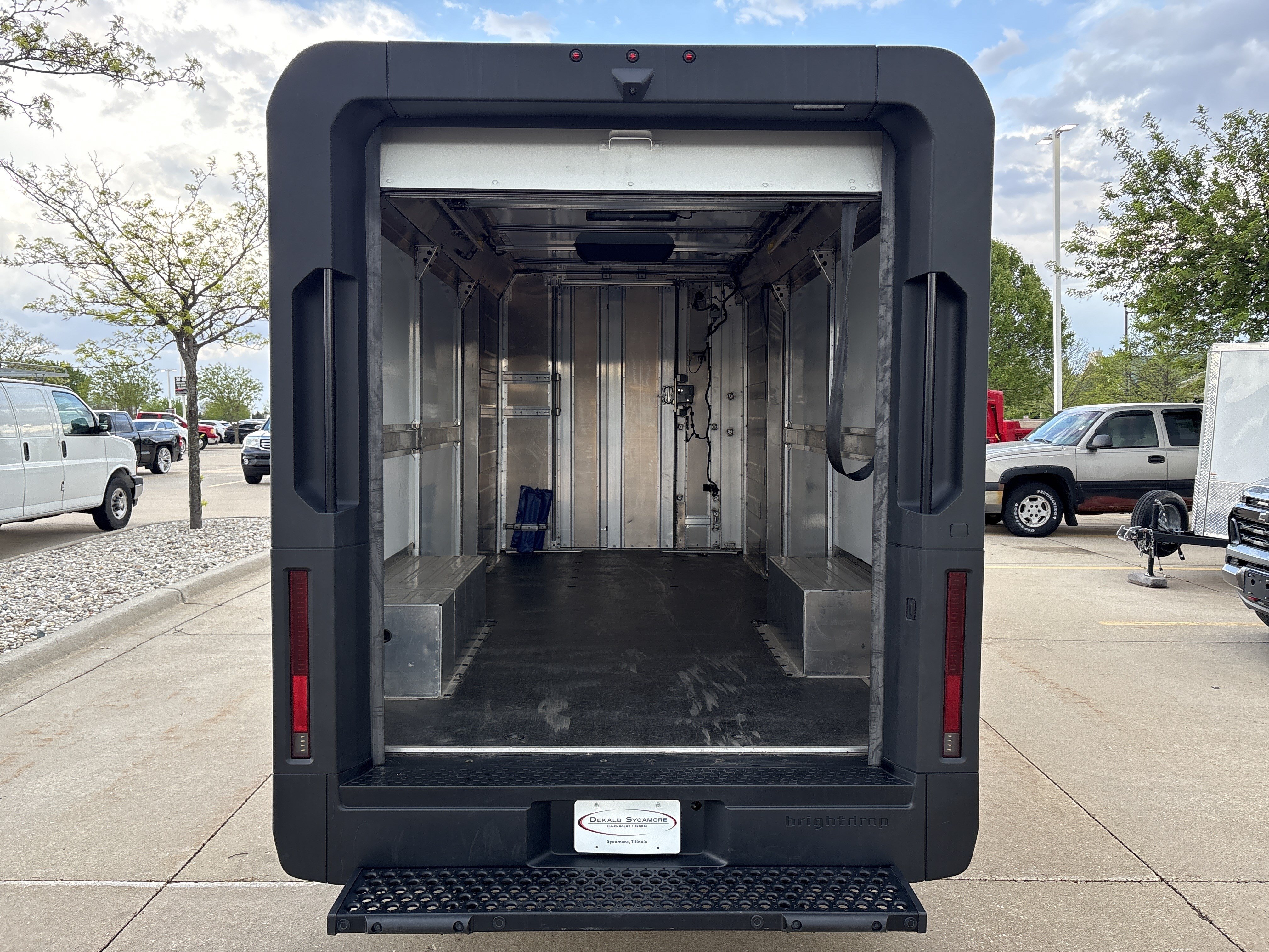 Used 2024 Chevrolet Brightdrop 600 w/ Battery Pack, Max Range AWD/4WD image 11