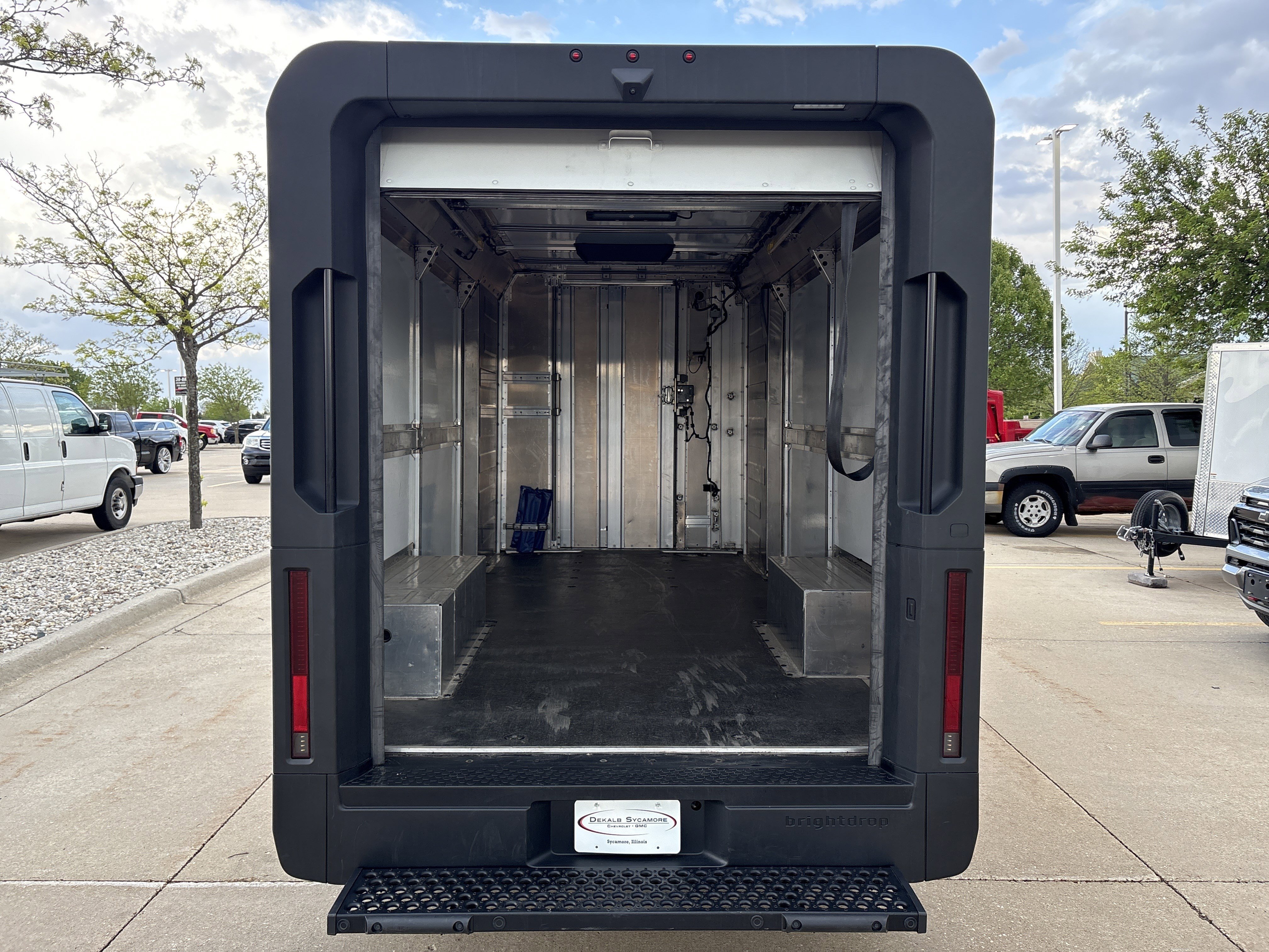 Used 2024 Chevrolet Brightdrop 600 w/ Battery Pack, Max Range AWD/4WD image 11
