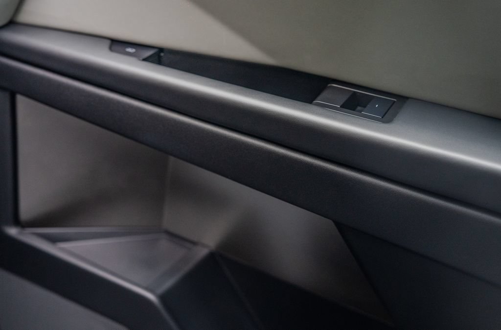 Used 2025 Tesla Cybertruck AWD Crew Cab image 13