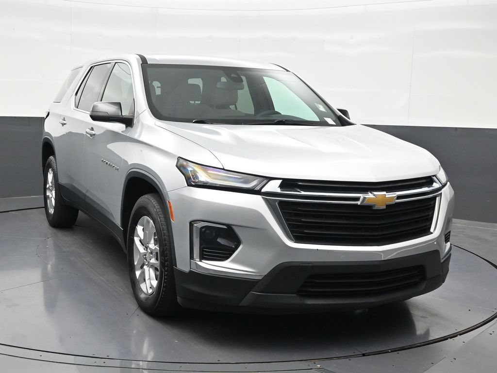 Used 2022 Chevrolet Traverse LS FWD image 8