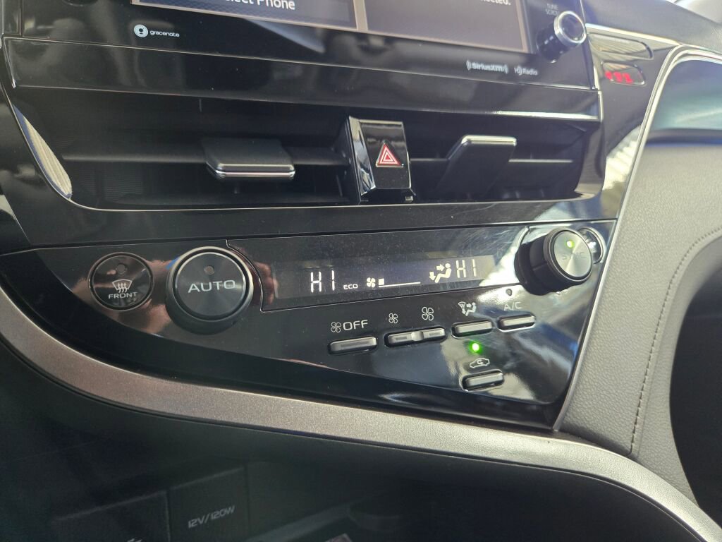 Used 2024 Toyota Camry XLE w/ Cold Weather Package FWD image 16