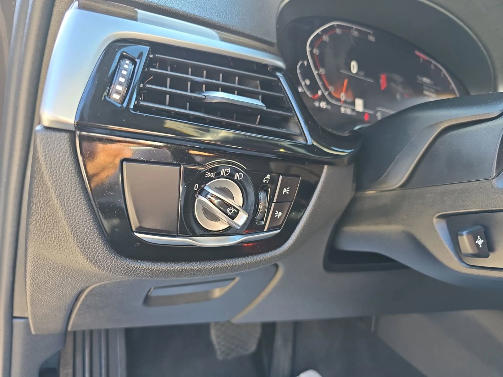 Used 2020 BMW 540i w/ Convenience Package RWD image 18