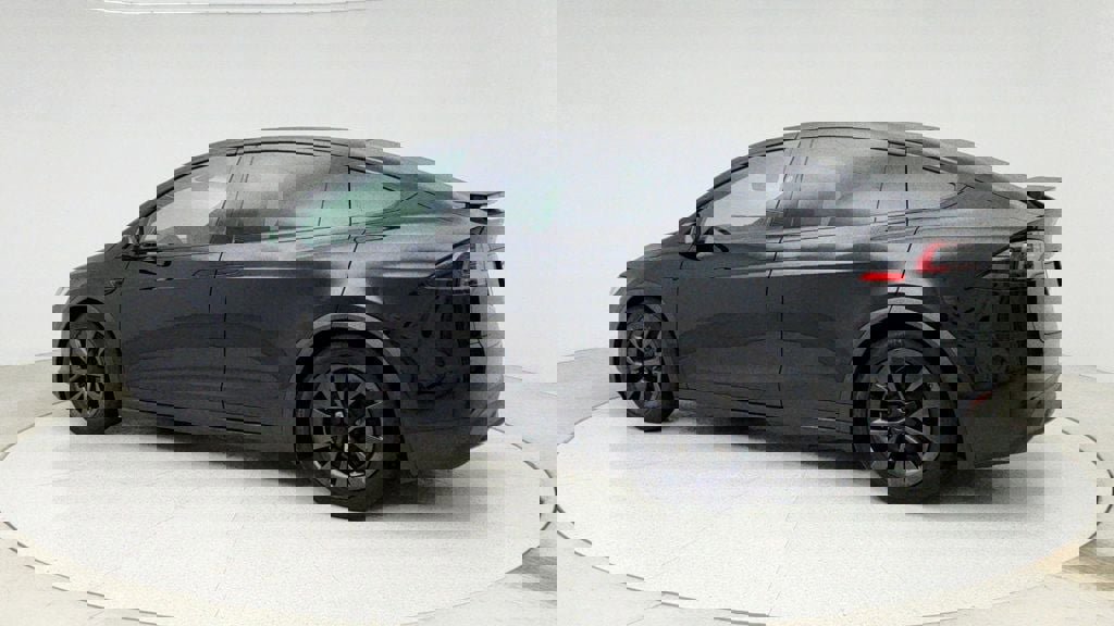 Used 2024 Tesla Model X image 7