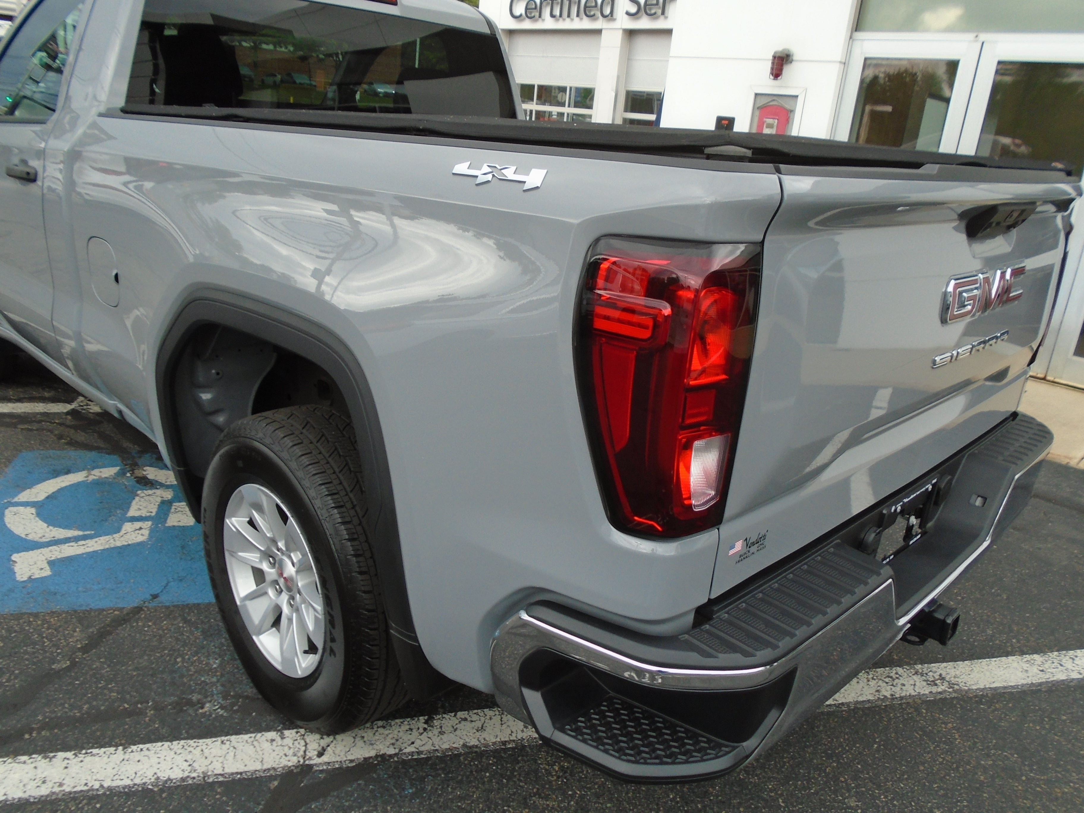Certified 2025 GMC Sierra 1500 Pro w/ Pro Value Package AWD/4WD image 15