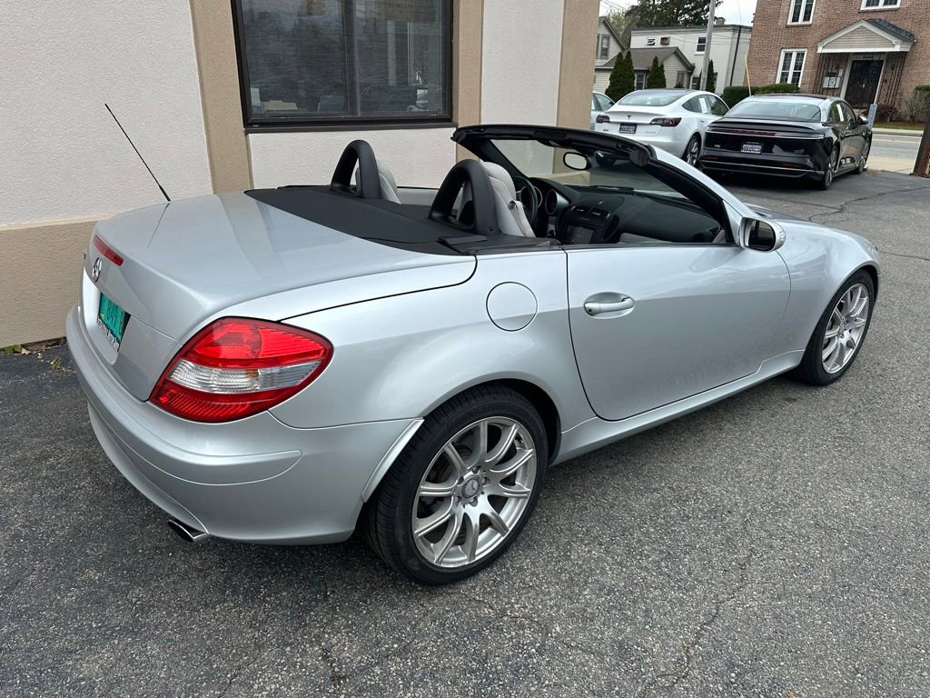 Used 2005 Mercedes-Benz SLK 350 image 4
