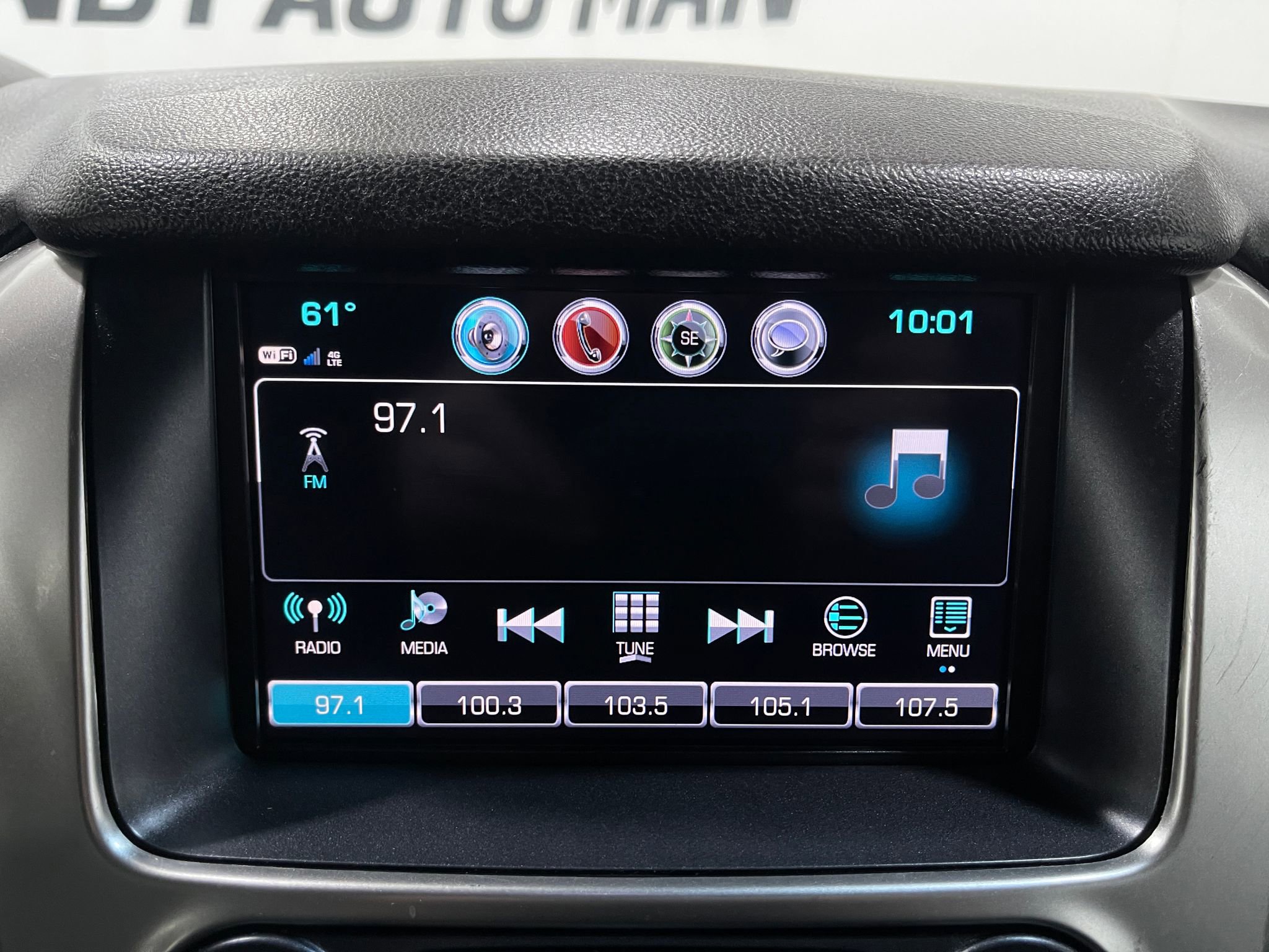 Used 2018 Chevrolet Suburban Premier image 23