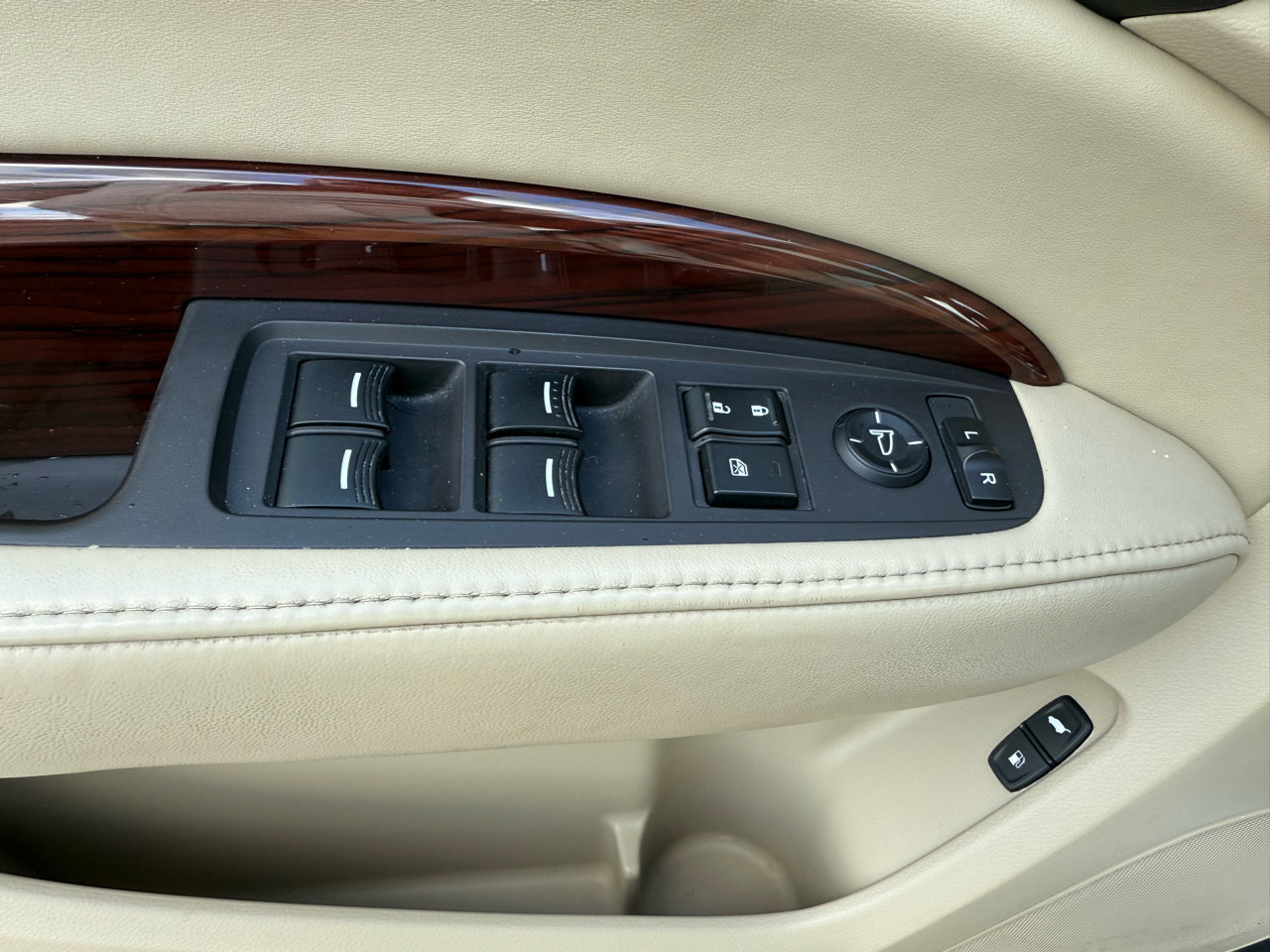 Used 2016 Acura MDX SH-AWD image 14