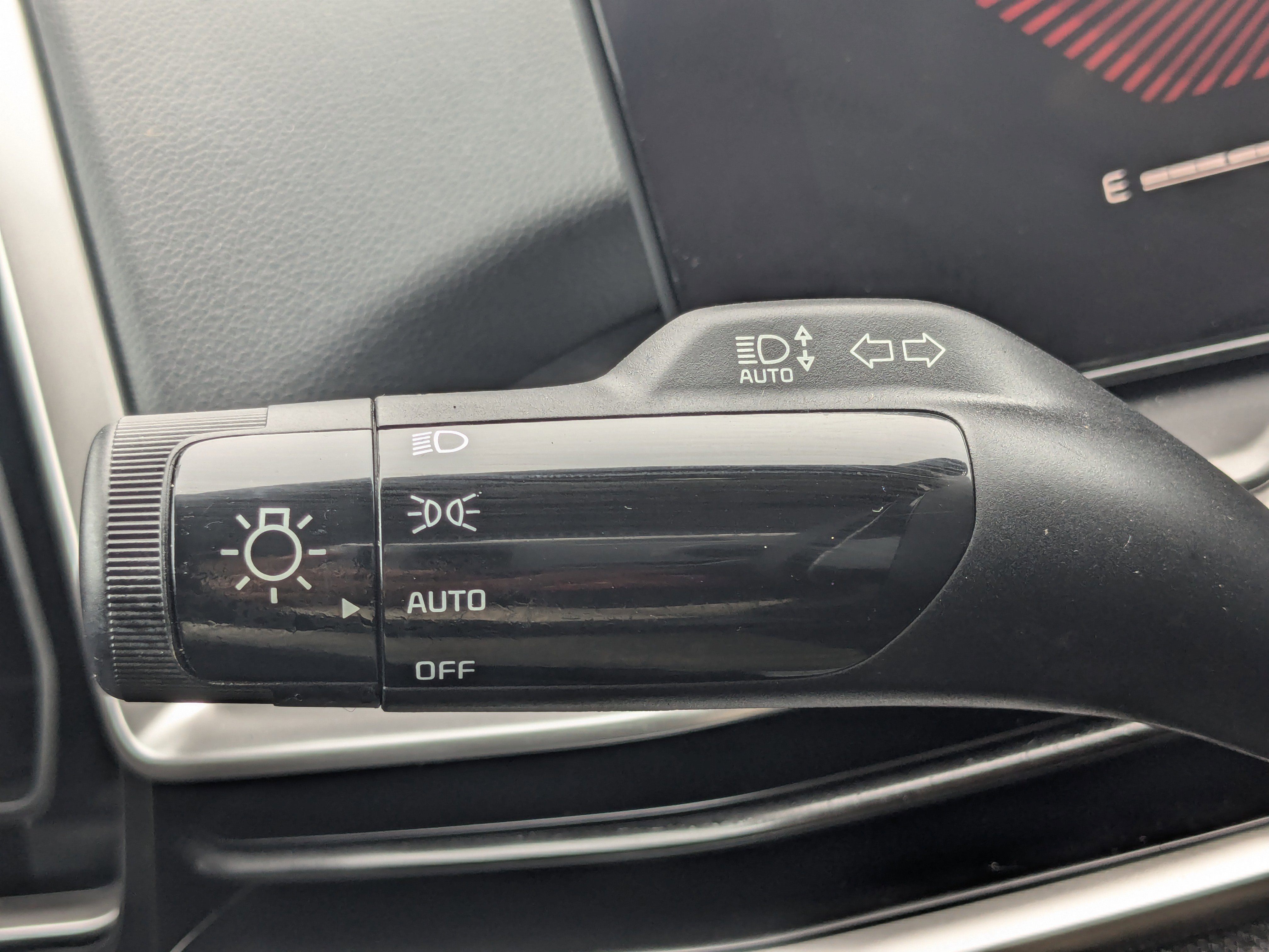 Certified 2025 Kia Sorento S w/ Panoramic Sunroof Package image 38