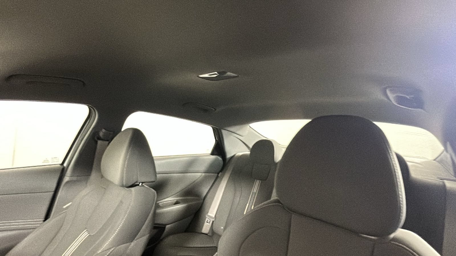 Certified 2025 Hyundai Elantra SEL FWD image 14