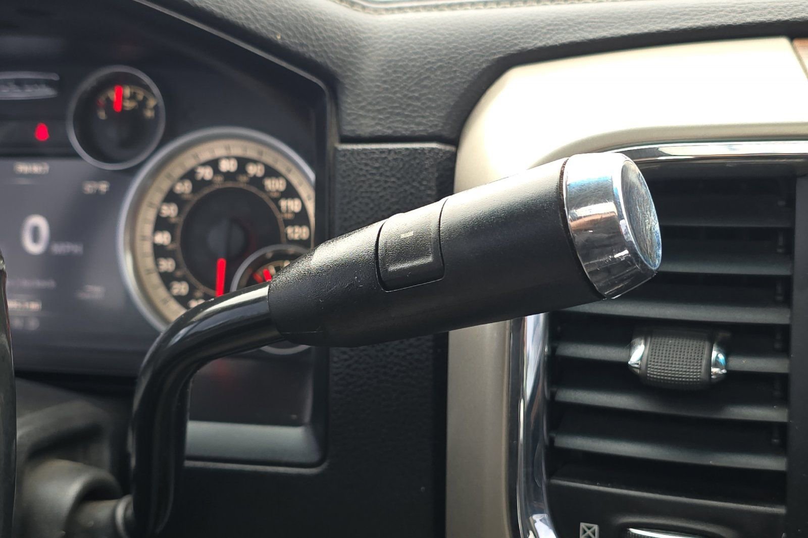 Used 2014 RAM 3500 Laramie AWD/4WD image 20