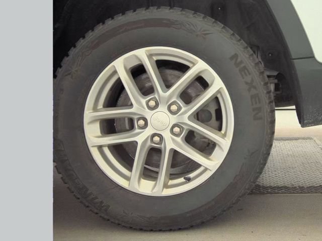 Used 2023 Jeep Grand Cherokee L Laredo AWD/4WD image 22