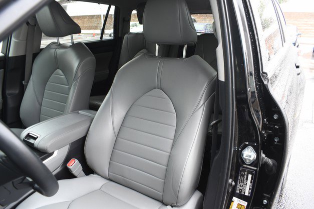 Used 2023 Toyota Highlander XLE AWD/4WD image 17