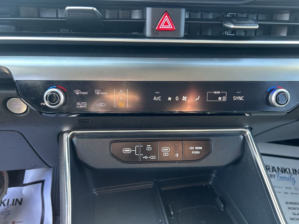 Certified 2025 Kia Carnival SX Prestige image 25