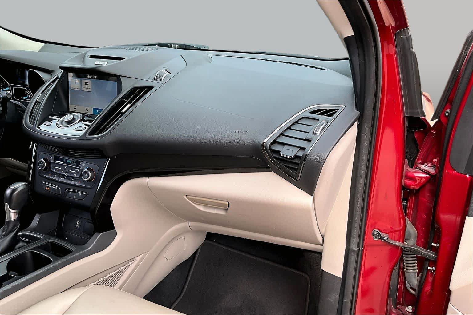 Used 2017 Ford Escape Titanium FWD image 18
