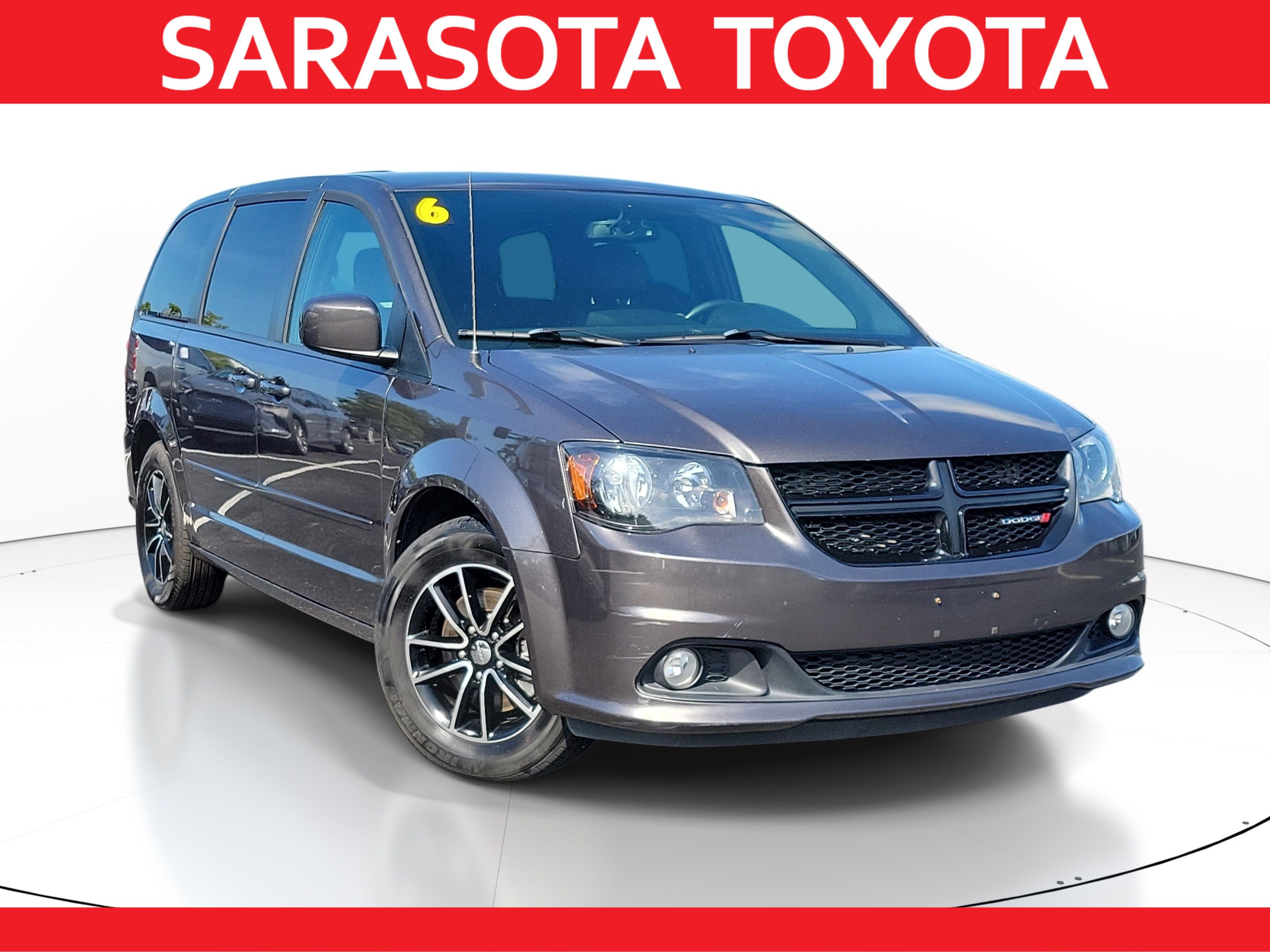 Used 2016 Dodge Grand Caravan SXT FWD image 1