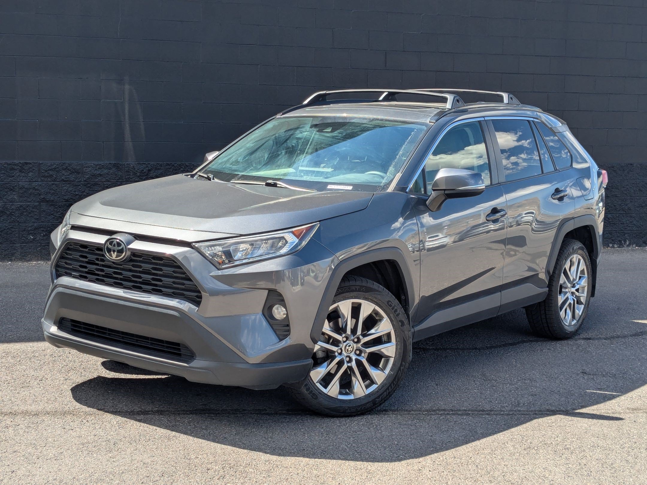 Used 2021 Toyota RAV4 XLE Premium AWD/4WD image 7