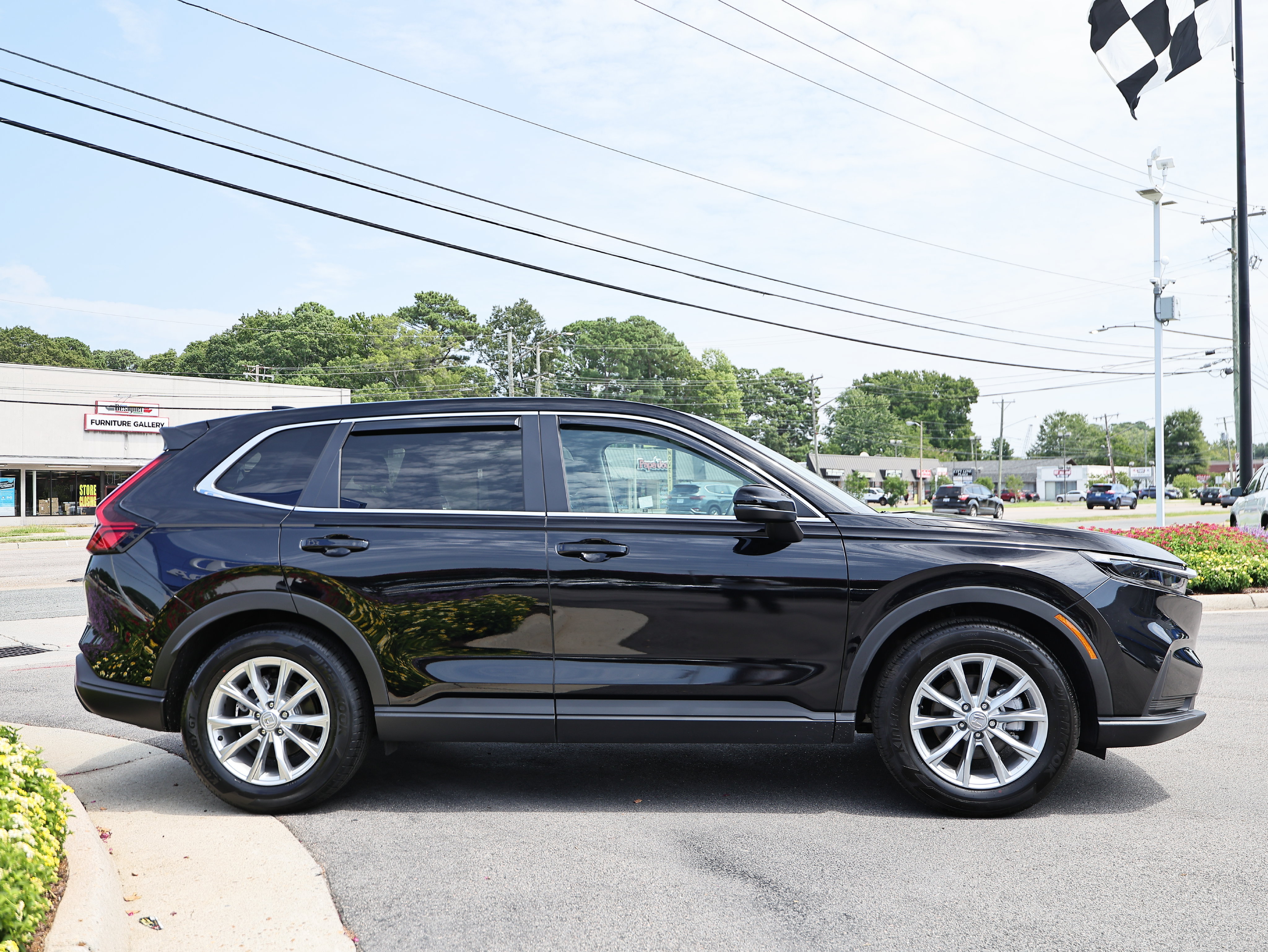 Used 2025 Honda CR-V EX image 12
