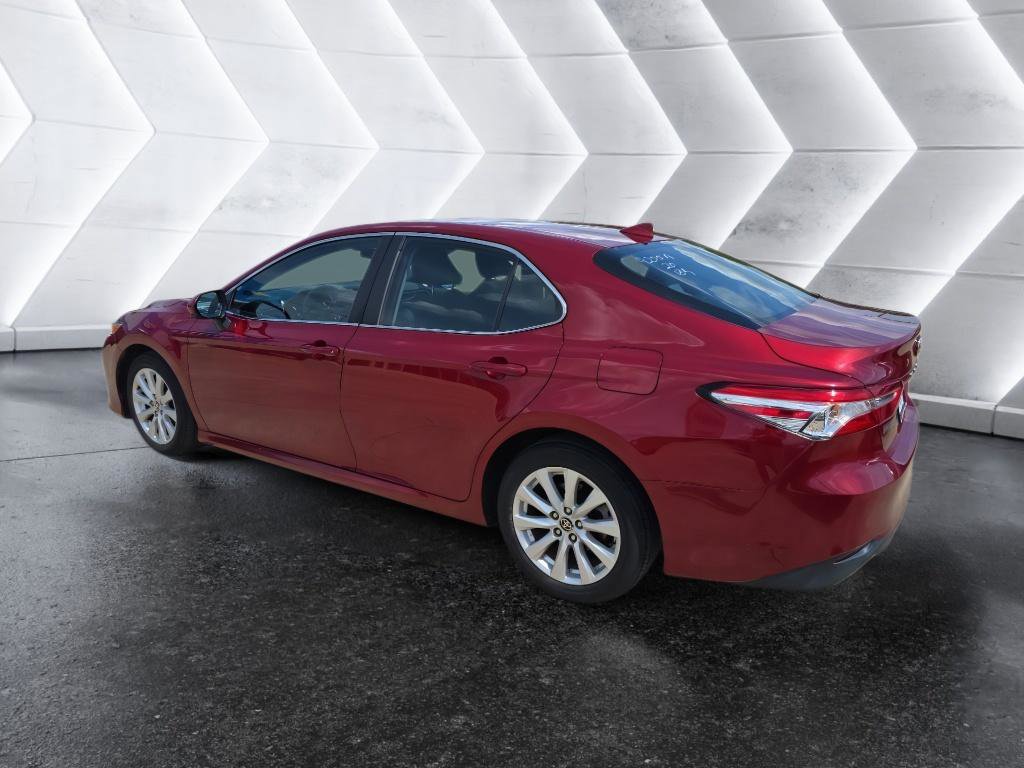 Used 2020 Toyota Camry LE image 7