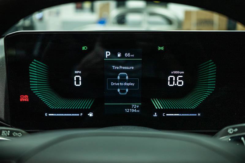 Used 2025 Kia K4 LX image 16