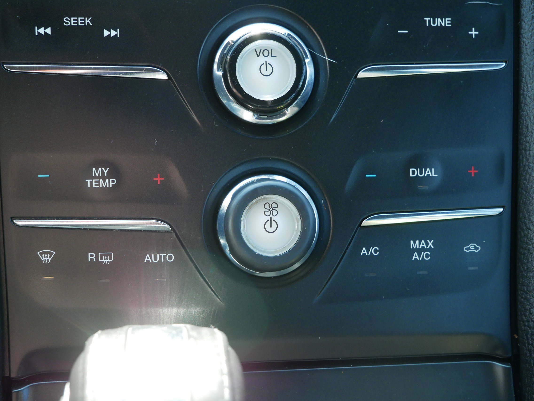 Used 2016 Ford Taurus SEL w/ Equipment Group 201A image 23