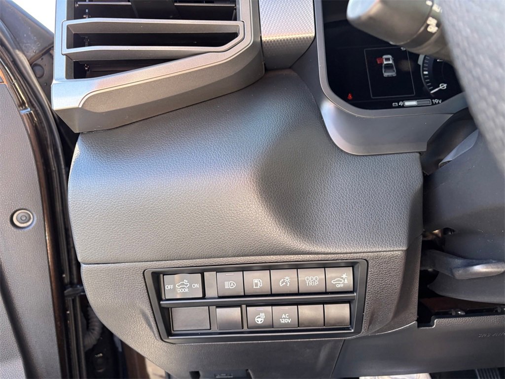 Used 2024 Toyota Tundra Limited image 22