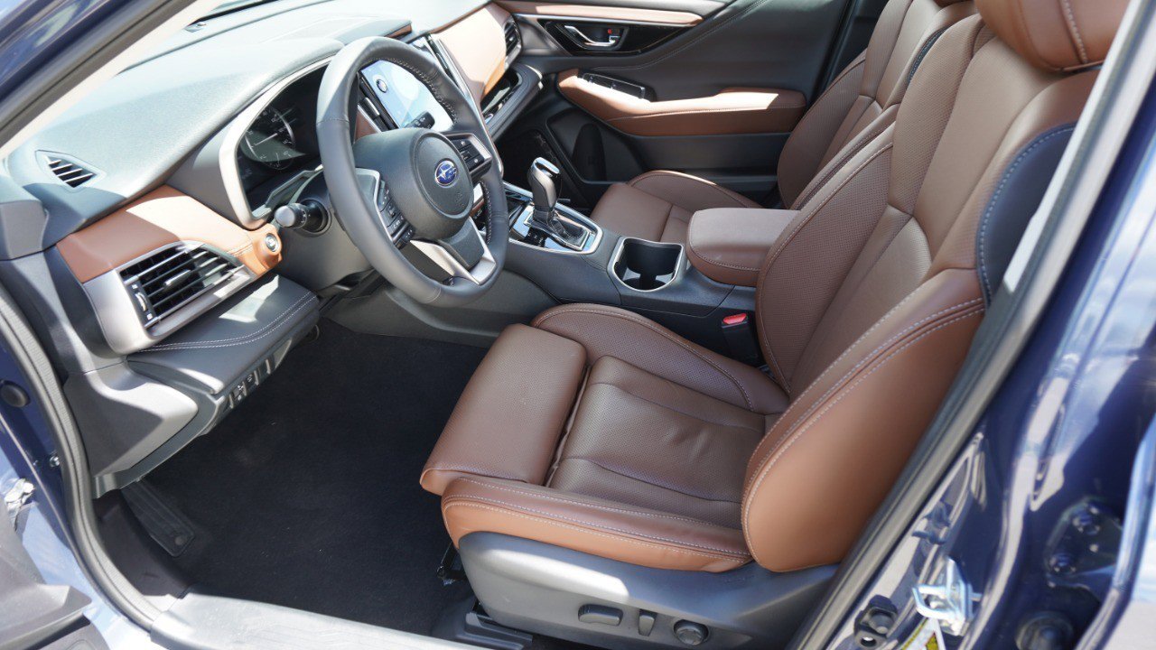 Used 2025 Subaru Outback Touring AWD/4WD image 13