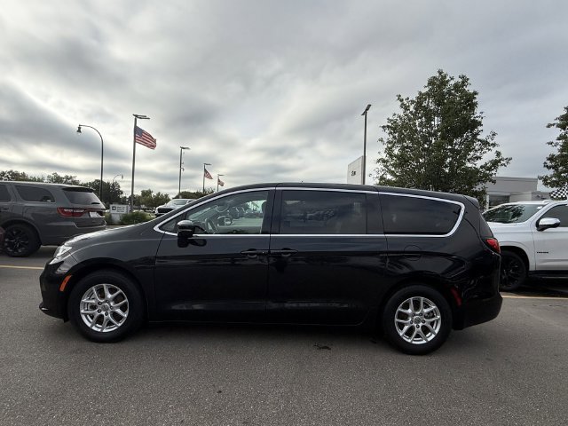Certified 2024 Chrysler Pacifica Touring-L FWD image 33
