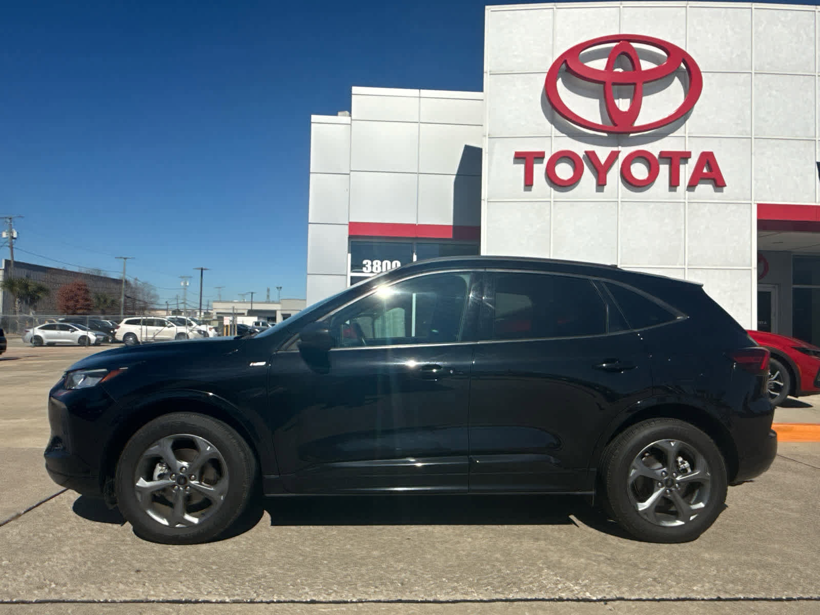 Used 2024 Ford Escape ST-Line image 4