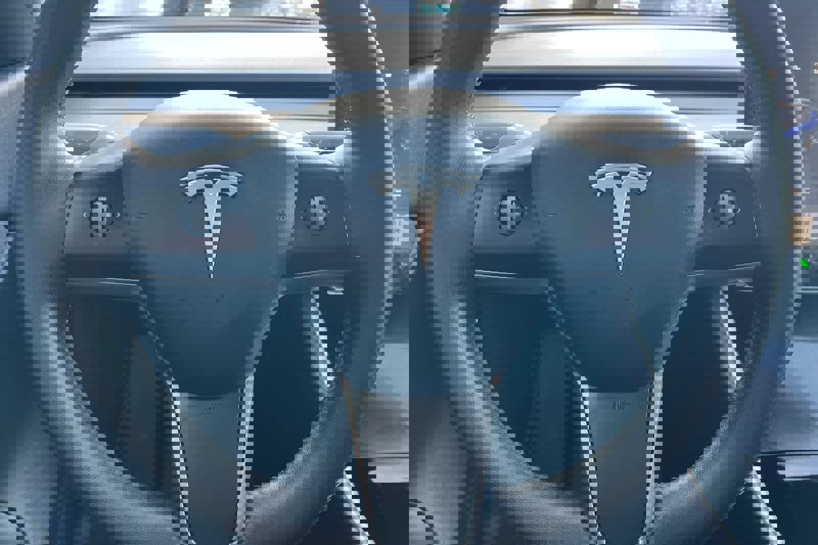 Used 2021 Tesla Model Y Standard Range image 28