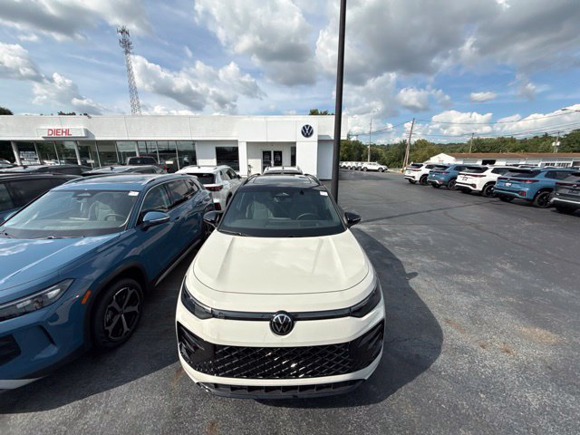 New 2026 Volkswagen Tiguan SE R-Line AWD/4WD image 11