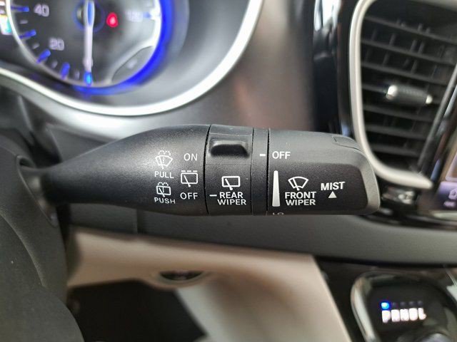Used 2024 Chrysler Pacifica Touring-L FWD image 20