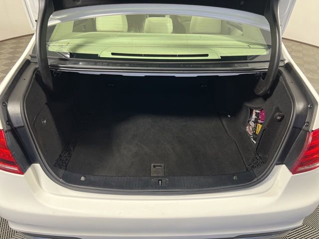 Used 2014 Mercedes-Benz E 250 BlueTEC Sedan image 13