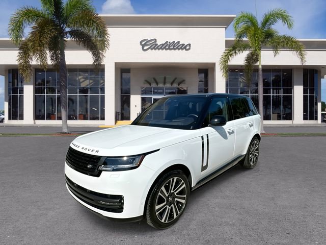 Used 2023 Land Rover Range Rover SE image 1