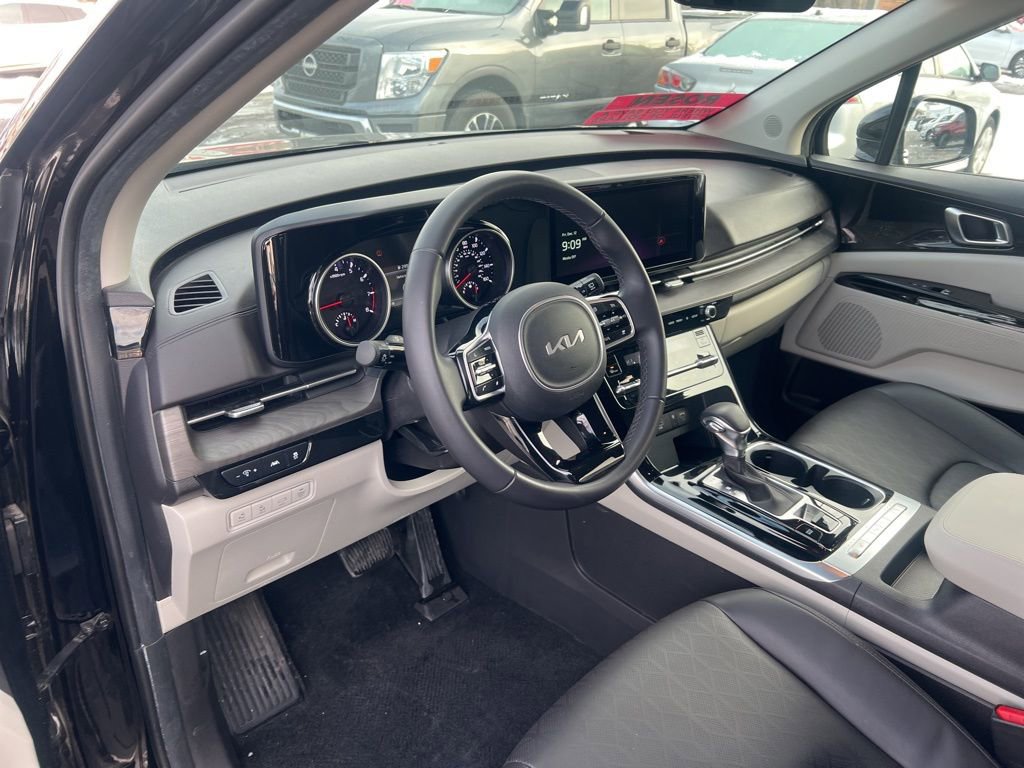 Certified 2023 Kia Carnival EX image 6