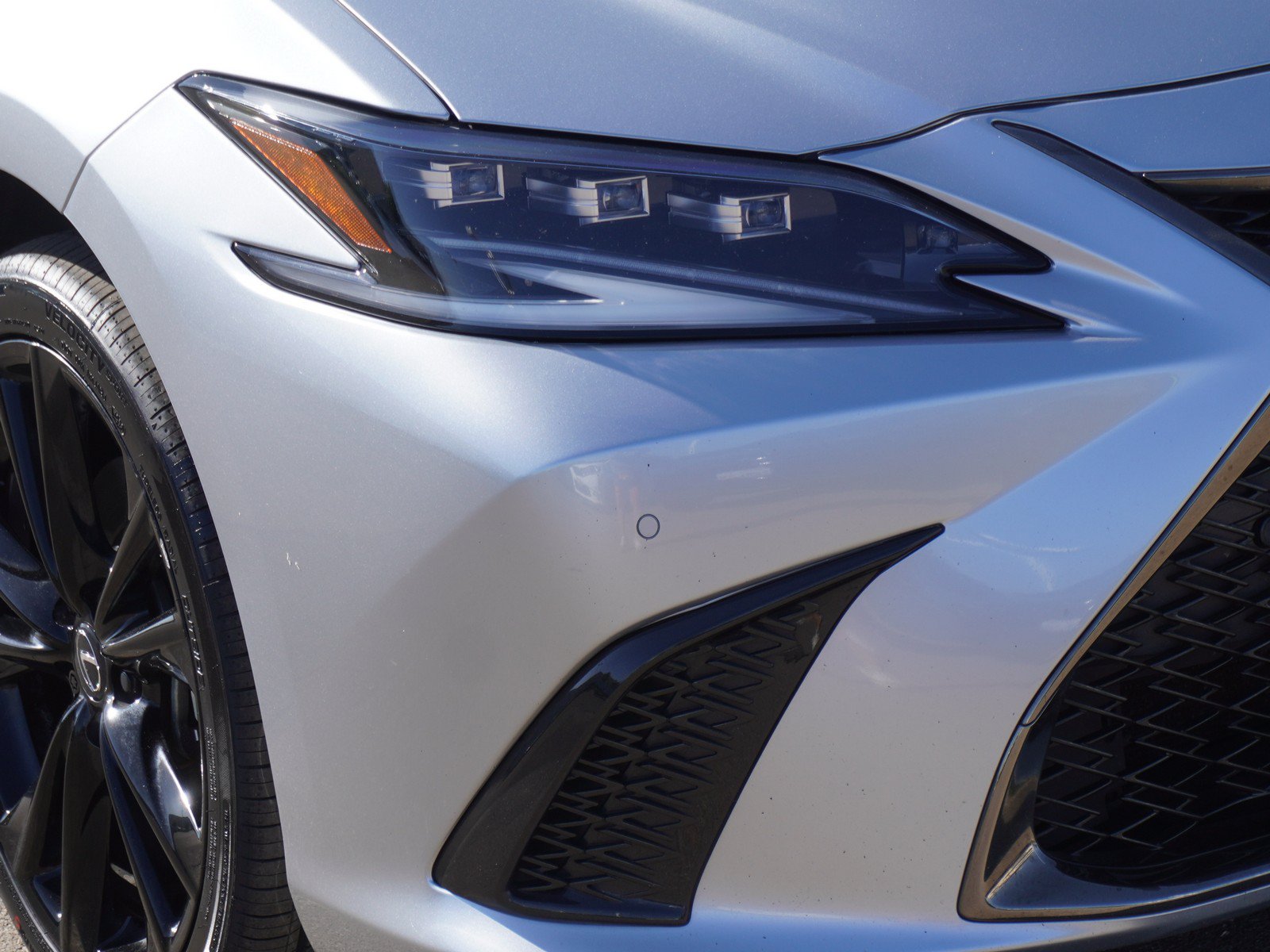 Used 2023 Lexus ES 350 F Sport w/ Accessory Package (Z2) FWD image 3